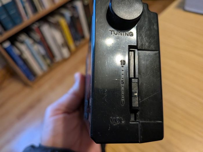 Vintage Multi-Band Pocket Radio