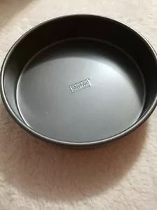 Bakeware/Chicago Metallic 12 Hole Mini Muffin Tin with Loose Bases/Cupcake Tray/Two Sponge Cake Trays/Cooling Rack .. Price is Now 33.00euro all 5 pieces
