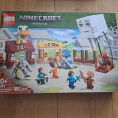 LEGO Minecraft MOVIE 21273 The Ghast Balloon Village Attack