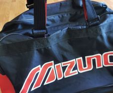 mizuno duffle bag