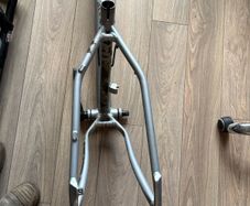 Fat bike frame and front suspension