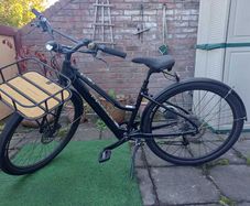 Cannondale electric bike with front rack - excellent condition