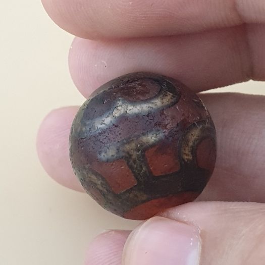 Vintage Carnelian Agate Treasure Vase Pattern Bead Amulet