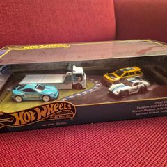 Hot Wheels Diorama Nissan Subaru Datsun Greddy