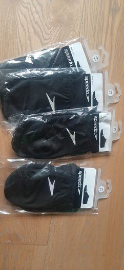 Speedo Swim Pool Socks - Size 5-7 (4 pairs brand new)