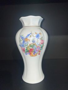 Royal Tara Fine bone China Vase