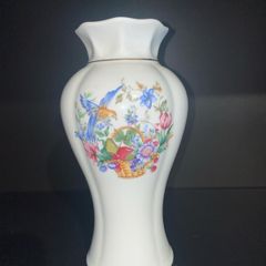 Royal Tara Fine bone China Vase