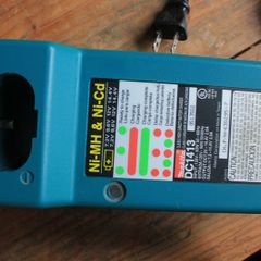 Makita 14.4v Charger (110v)