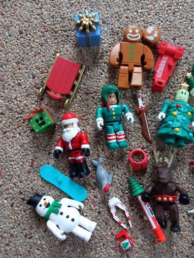Christmas Roblox figures