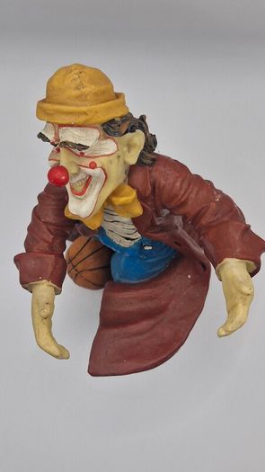 clown figure