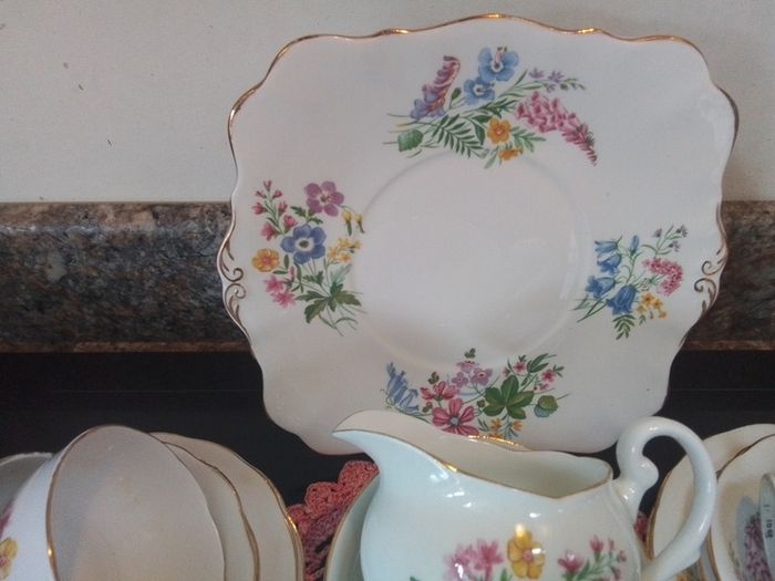 21 Piece Fine Bone China