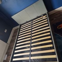 Double bed which storage underneath bed lifts up