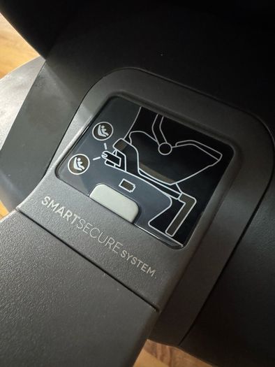 Uppababy car seat with base
