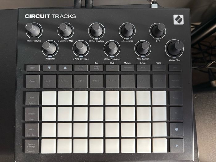 Novation Circuit Tracks - Groovebox