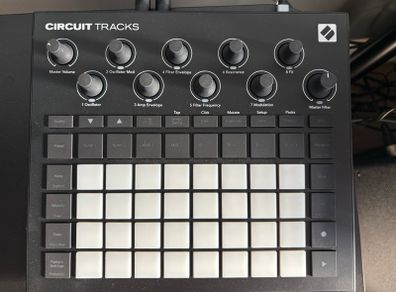 Novation Circuit Tracks - Groovebox