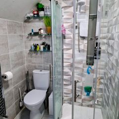 Shower enclosure