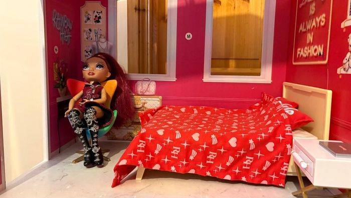 Rainbow High doll house car and dolls