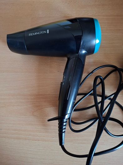 Travel hairdryer