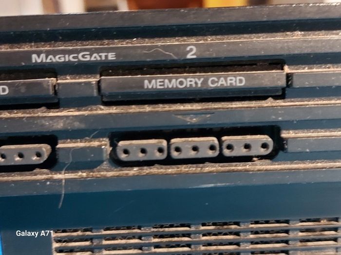 Playstation 2 Model SCPH-30003 R, Powers on and off, Opens and closes disk tray, Comes with power lead only