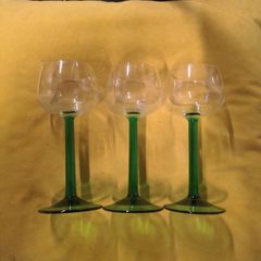 VINTAGE Wine Glasses/Luminarc/Green glass base/Vintage 80's