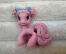 My Little Pony Pinkie Pie With Removable Hair approx. 5 cm. from Ferris Wheel set Used Please see photos