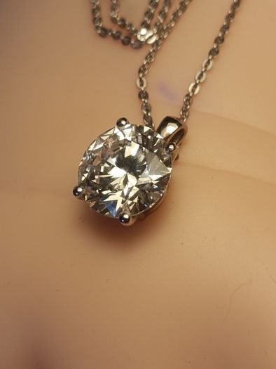 14ct White Gold 3ct Lab Diamond Solitaire Pendant and Chain.
