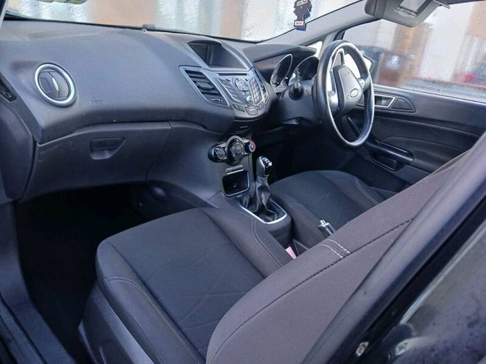 2016 (162)ford fiesta black