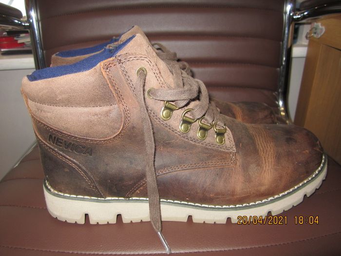 Mens Boots Size 9