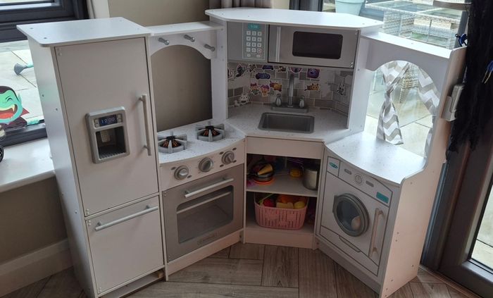 KidKraft Toy Kitchen