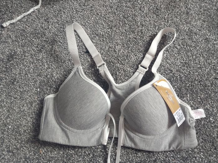 sport bra size 32a new