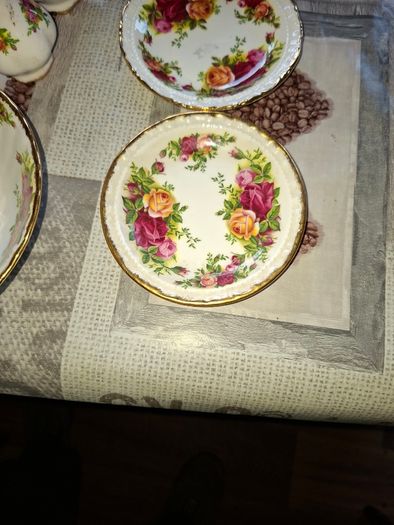 Old Country Rose Royal Albert Porcelain 13 Piece which includes Two Tier Cake Stand, Postage Available or collection