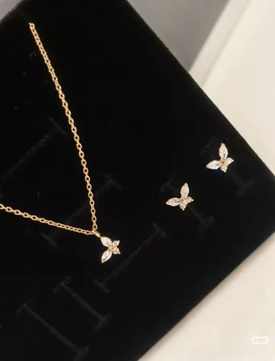 Pandora Gold Sparkling Butterfly Necklace Brand New