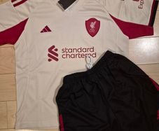 Liverpool 25/26 kids varous sizes