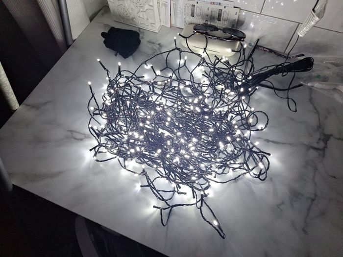 Christmas tree lights: 400 White Ultra Bright Led Chaser Lights