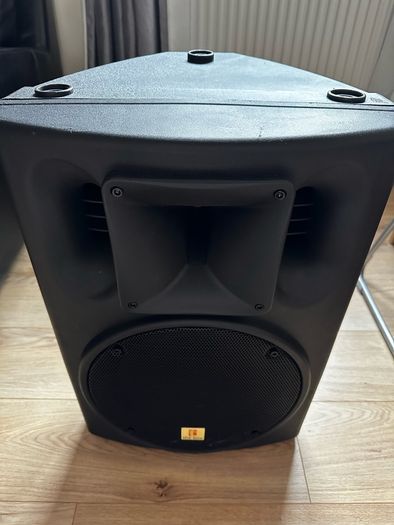 2 Passive Speakers, 2 Stands and 2 Cables