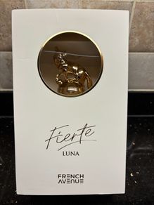 French Avenue Fierte Luna.