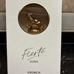 French Avenue Fierte Luna.