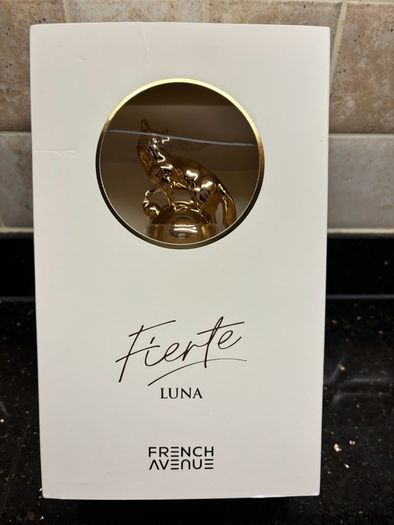 French Avenue Fierte Luna.