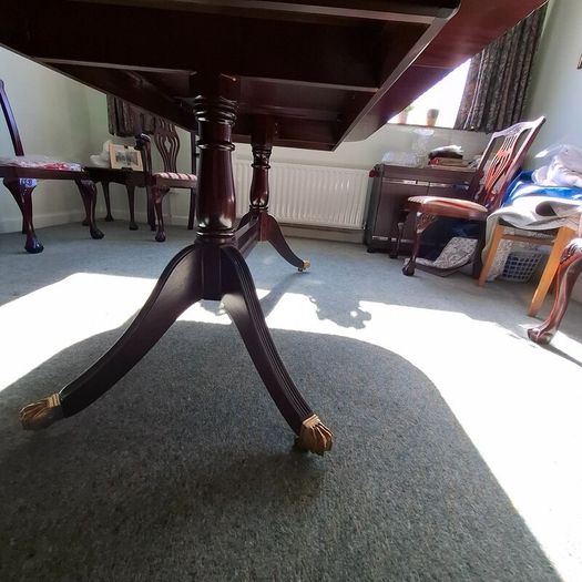 Hand carved Mahogany dinning table with 6 chairs