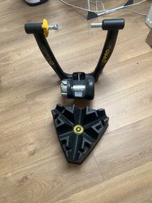 Cycle Ops power (pro series) indoor Turbo Trainer with cyclops riser leveller