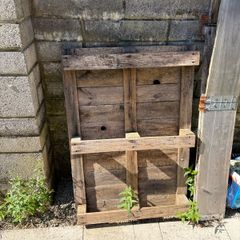 Free wooden pallet