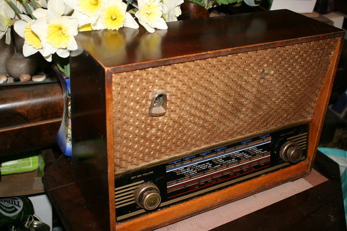 Antique Radio (In working order )