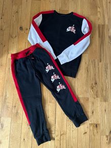Nik Air Jordan Top & Bottoms