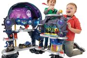 Fisher price Imaginex  super friends playset DC batman cave
