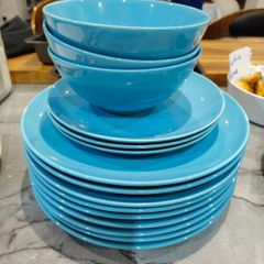 Blue plates