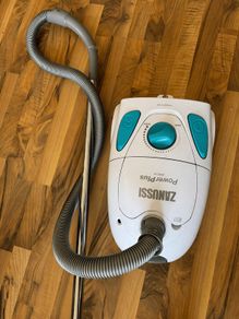 Zanussi Vacuum Cleaner Model ZAN4402 / SL207G