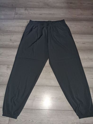 Only 5 Euro Each!! - Brand New Elegant Casual Versatile Colour Cuffed Bottoms - Size - XXL - Smaller Fit More A Size - U.K.16 - RRP - 16.58 Each