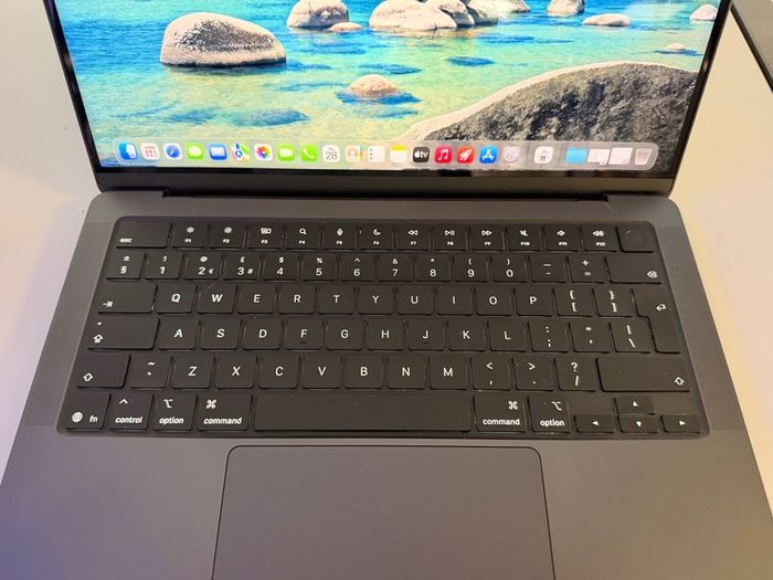 MacBook Pro M5 14-inch 1TB SSD and 16GB Memory