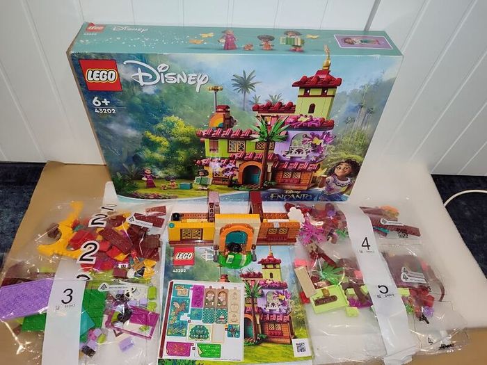 Lego House Disney Encanto The Madrigal House 43202 Complete