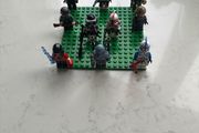10 LEGO figures